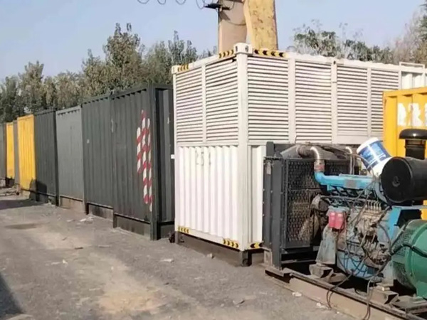 皂市镇200KW柴油发电机机组每小时油耗是多少?